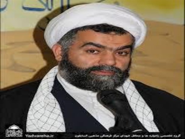 افتخار نظام اسلامی شهدای مدافع حرم هستند و نه صاحبان فیش های نجومی!