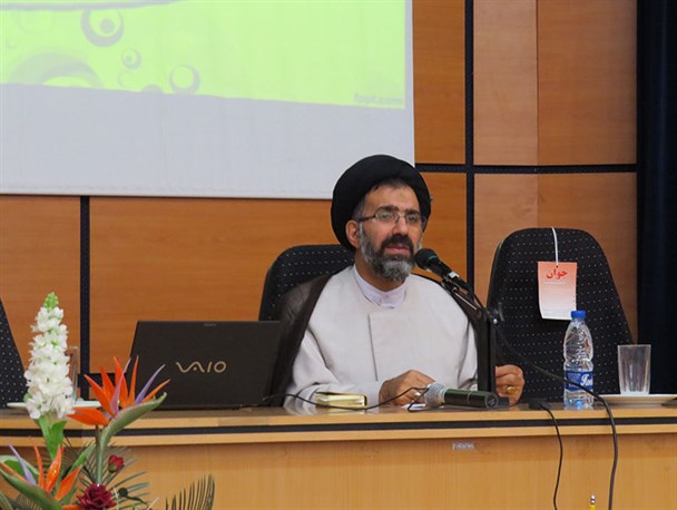 استکبار ستیزی برگرفته از تفکر حسینی است