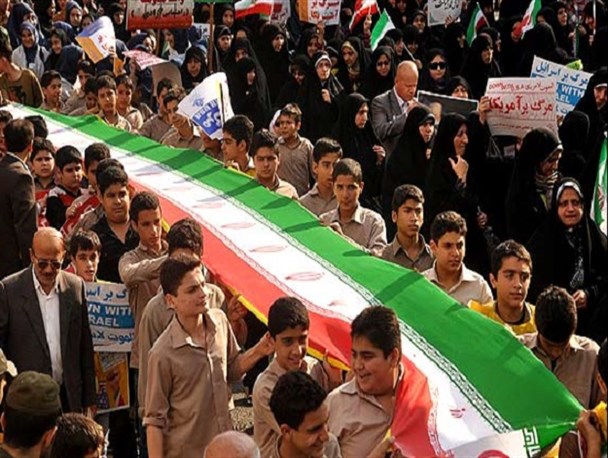 خروش نسل های سوم و چهارم انقلاب در راهپیمایی 13 آبان، رقم می خورد/بی معنا بودن حقوق بشر در امریکا