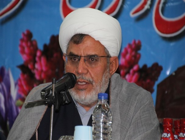 مسلمانان با وحدت می‌توانند استکبار جهانی را به زانو در آورند/ کالاهای فرانسوی تحریم شود