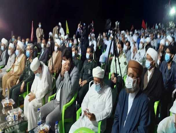 برگزاری مراسم بزرگ هفته وحدت در بندر خمیر بر روی آب های نیلگون خلیج فارس