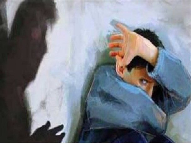 والدین باید نسبت به حقوق قانونی کودکان آگاه شوند/ آزار عاطفی اثرات مخرب‌تری بر کودکان دارد