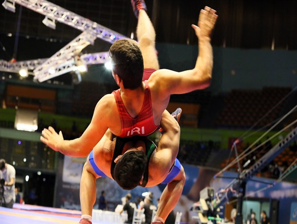 لیگ برتر کشتی| برگزاری دور رفت مسابقات فرنگی گروه ج/ سیناصنعت ایذه تیم صدرنشین شد