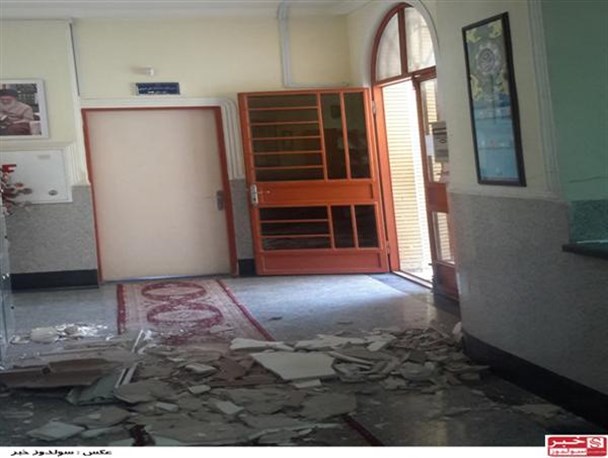 کتابخانه شماره یک نقده همچنان در کما!