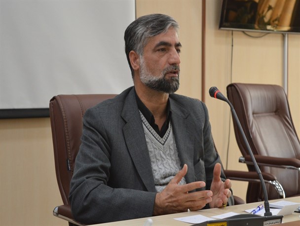 سرانه مطالعه مطلوب نیست/ تا عضویت ۳۵ درصد جمعیت کشور در کتابخانه های عمومی فاصله زیادی وجود دارد