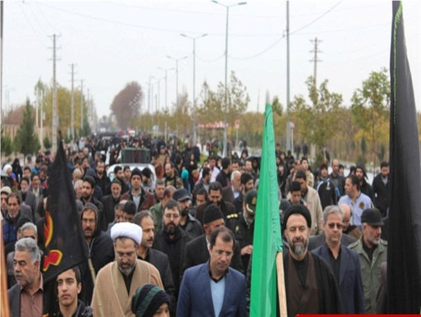 حضور با شکوه عاشقان حسینی در پیاده روی اربعین در ملارد /قطرات باران، گواهی بر عاشقان اباعبدالله +تصاویر