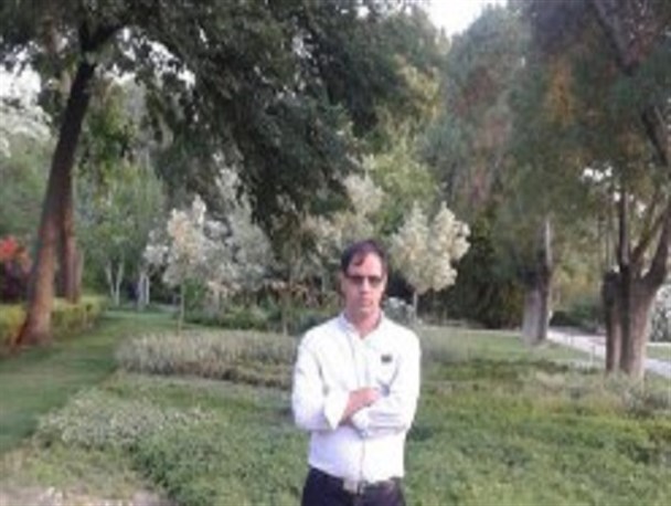 شعر کلام آیینه‌ها و انعکاس جویبارهای زندگی است