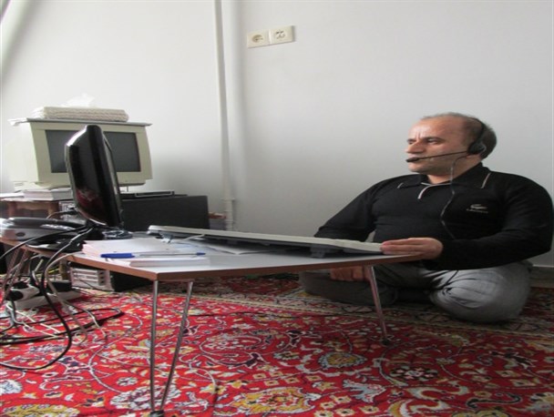 وقتی زیرساخت نامناسب شهری معلولی را خانه نشین می کند/معلول با انگیزه تفرشی:با کار کردن مشکلی ندارم