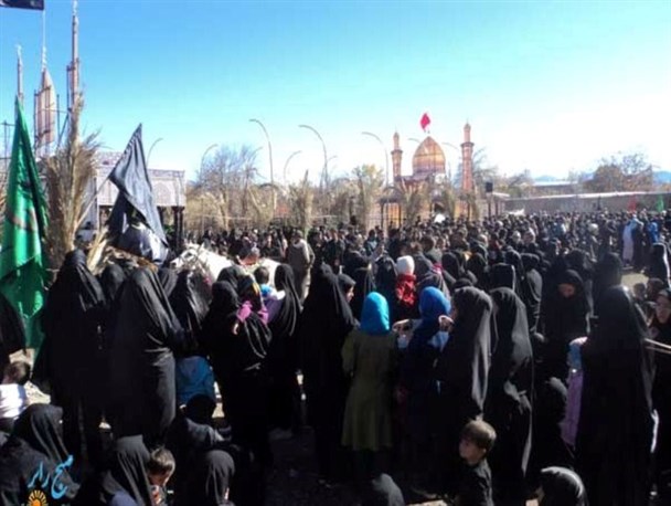 پیاده روی  اربعین همراه با حرکت نمادین کاروان اسرای کربلا  در رابر