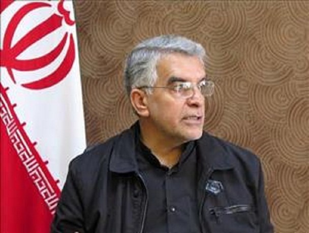 اگر دولتمردان اجازه بازدید بازرسان از مراکز نظامی را صادرکنند، فرمایش صریح رهبری را نقض کرده‌اند/ تیم مذاکره کننده همچون آمانو دو پهلو حرف می‌زند/ ایران به تعهدات خود عمل کرده اما خبری از لغو قطعنامه‌ها و تحریم‌ها نیست