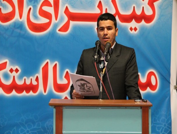 جنگ شادی ربطی به مراسم روز دانشجو ندارد/ عده ای سیاست زده مخالف شادی دانشجویان هستند