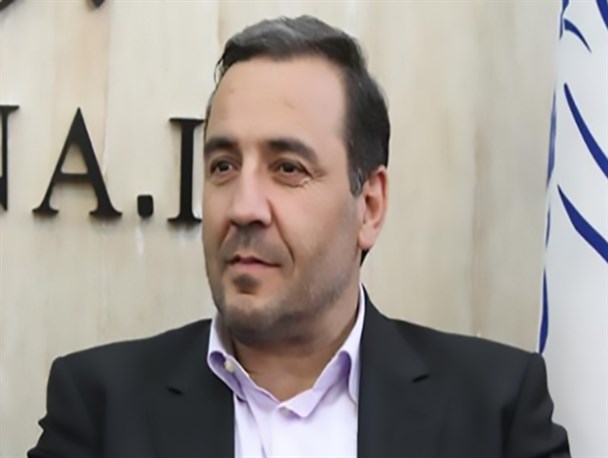 به آمریکا خوشبین نبودیم اما تمکین کردیم تا ناقض برجام نباشیم/ دولت به دور از شتاب‌زدگی و احساسات در مسیر اقتصاد مقاومتی گام بردارد