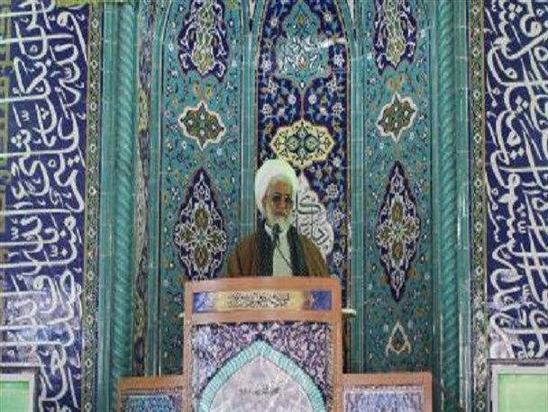 اقدامات آمریکا ناشی از وادادگی بعضی از دولتمردان است/ دانشجویان در قبال حقوق های نجومی ساکت نباشند