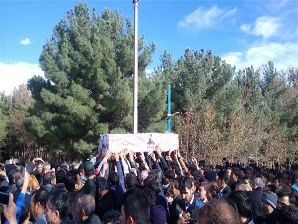 پیکر تنها شهید افغانستانی انفجار «حله» در خمینی شهر تشییع شد+ تصاویر