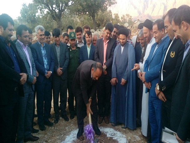 کلنگ زنی سالن ورزشی چند منظوره سرفاریاب با حضور رئیس کمیسیون گاز و پتروشیمی+تصاویر