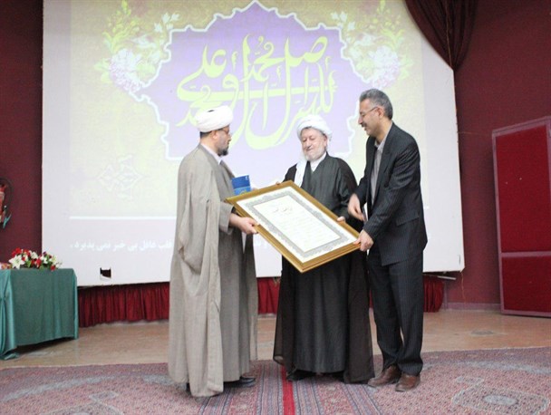 تجلیل دانشگاه کردستان از ملا قادر قادری+  عکس
