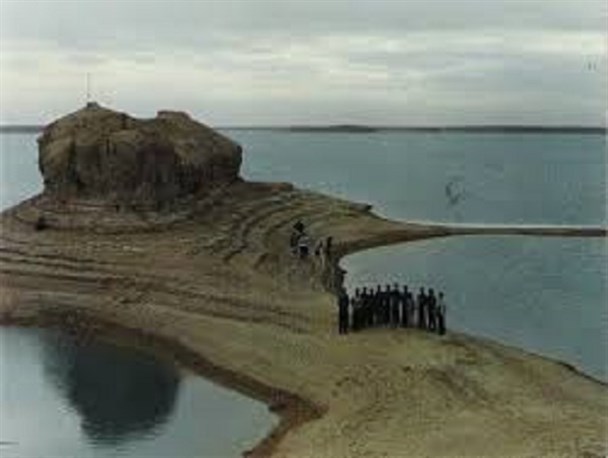 آب در کوزه و ما گرد جهان می گردیم/از دادن امتیاز به افغانستان برای حق آبه هامون تا جاری شدن آب به پاکستان در جنوب استان