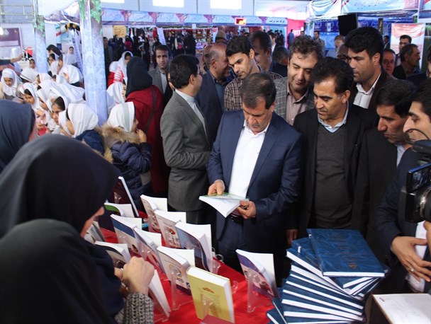 بازدید استاندار و نماینده مجلس کهگیلویه و بویراحمد از نمایشگاه هفته پژوهش +تصاویر