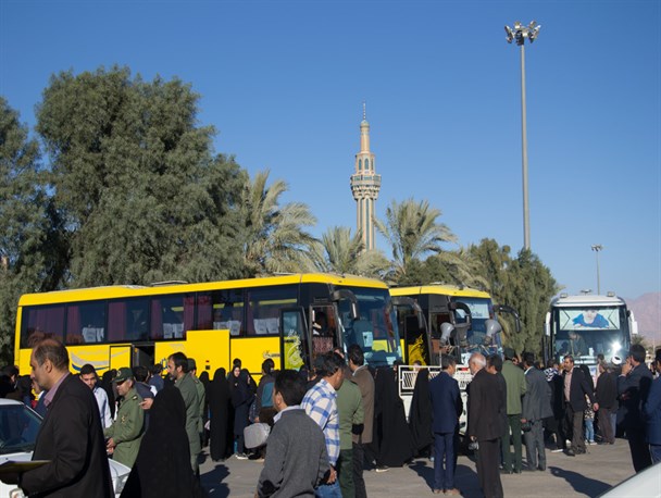 ۱۹۵ دانش‌آموز طبسی به مناطق عملیاتی جنوب اعزام شدند/تصاویر