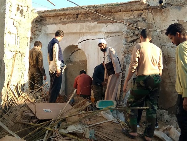 فرو ریختن سقف یک منزل خانواده شهید در دلوار/ اعزام گروه های جهادی بسیج به محل حادثه