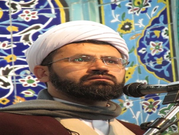 کسی که فرمایشات رهبری را رعایت نمی کند در خط آمریکا است/شاه کلید موفقیت بین مسلمانان "وحدت" است /دنیای غرب با اسلامی گری مخالف است