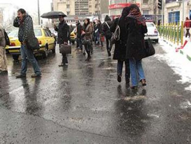 عدم وجود تاکسی با باراش باران در بروجرد