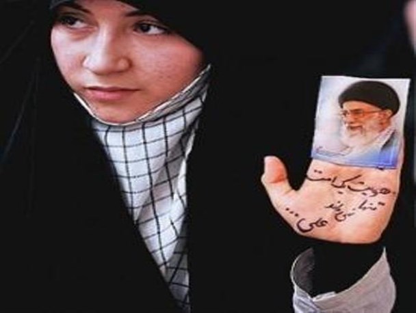 حجاب بعنوان یکی از مقوله های مهم ارزشی باید در خانواده ها تقویت شود