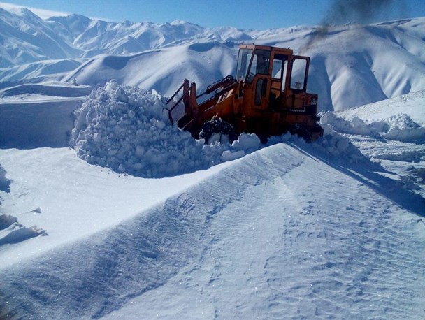 بازگشایی محورهای کوهستانی ماهنشان+تصاویر
