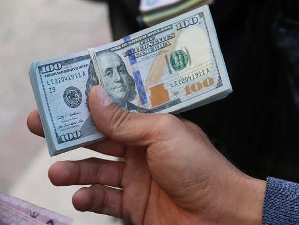 وضعیت بازار خرید و فروش ارز در شیراز