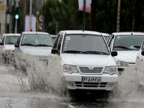 آبگرفتگی معابر بندرعباس از بارندگی