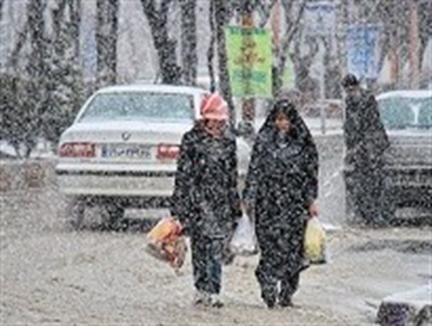 آغاز بارش ها در استان از عصر امروز/ کاهش ۲۰ درجه‌ای دمای هوا طی روزهای آینده