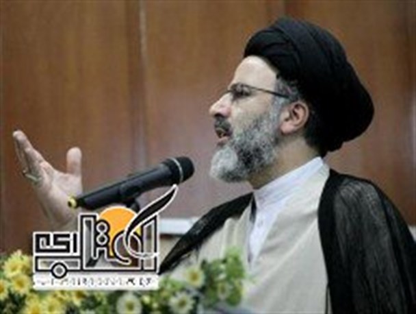 امروز غربی ها در موضع اتهام قرار دارند/ مواظب افرادی که می خواهد آرمان های امام را تخطئه کنند باشیم