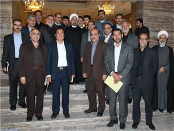 رئیس سازمان محیط زیست را بازخواست کنید/استاندار خوزستان را موظف به توزیع ˝ماسک˝ و ˝فرآورده های لبنی˝ رایگان کنید