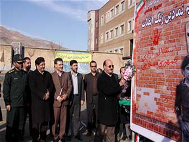 زنگ انقلاب در مدارس سنندج طنین انداز شد + عکس