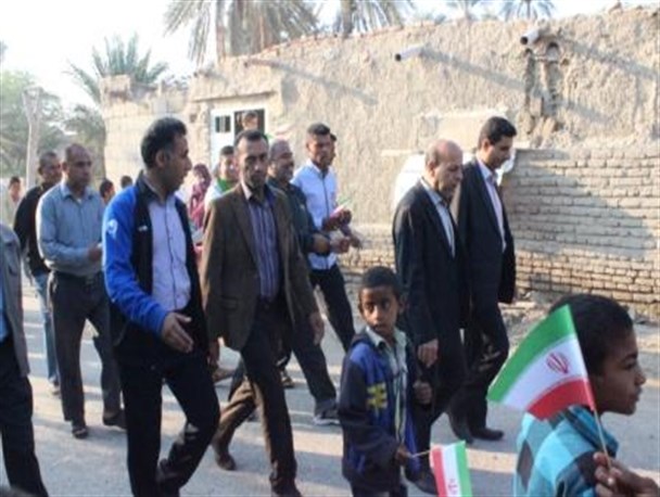 آغاز جشن های انقلاب با برگزاری همایش پیاده روی در روستای پولاد قاسمی شهرستان میناب