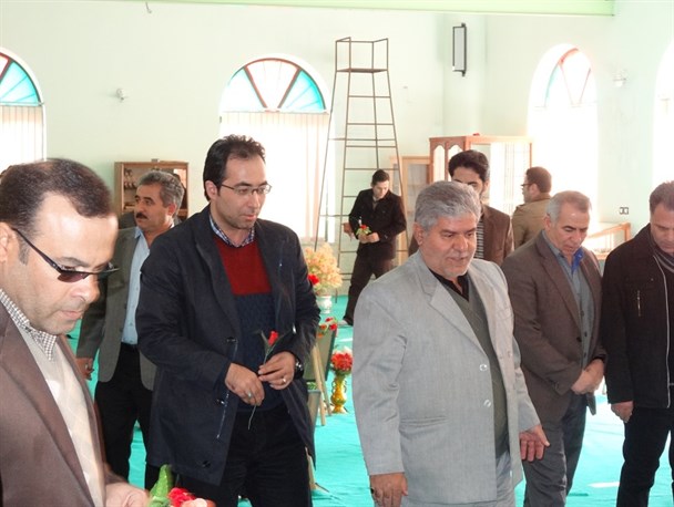 گلزار شهدای گرمی عطرافشانی شد