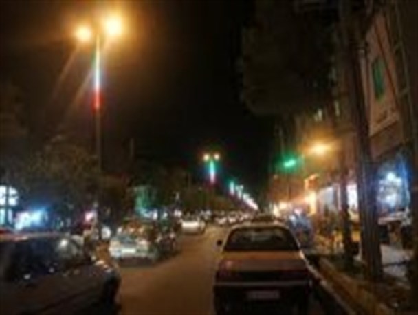 چراغانی شهر ایلام به سبک جدید/ نصب 5 هزار پرچم در شهر ایلام