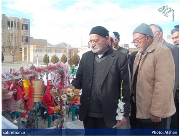 آیین با شکوه زنگ انقلاب در مدرسه آزادی تیران برگزار شد/ تصاویر