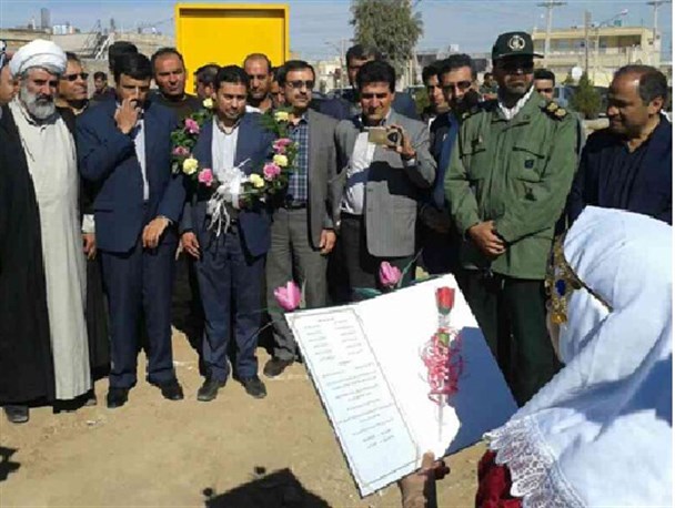 کلنگ ساخت هنرستان فنی و حرفه ای خیرساز در بادرود به زمین زده شد