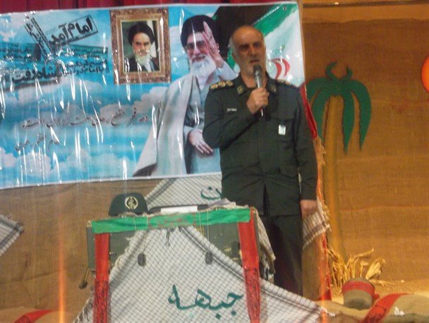 با حضور آگاهانه راه نفوذ دشمن را ببندیم/ باید مجلسی داشته باشیم که خون به دل رهبری نکند