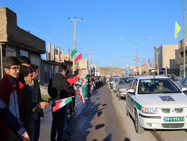 استقبال از تمثال معمار انقلاب با رژه خودرویی/تصاویر