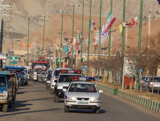رژه خودرویی بمناسبت آغاز دهه فجر در ماهنشان برگزار شد