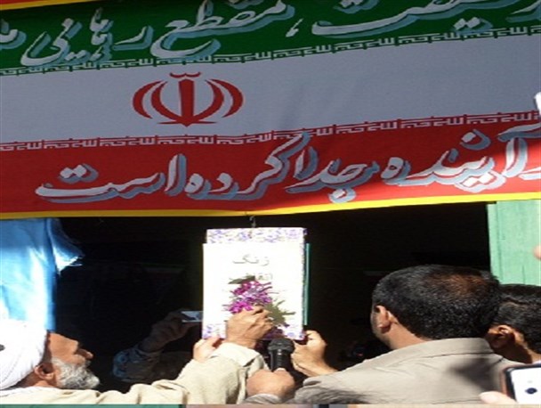 زنگ انقلاب در مدارس منوجان طنین‌انداز شد