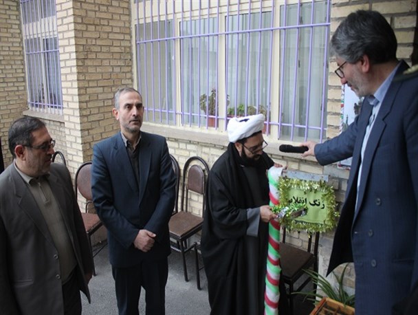 زنگ انقلاب در مدارس عجب شیر نواخته شد