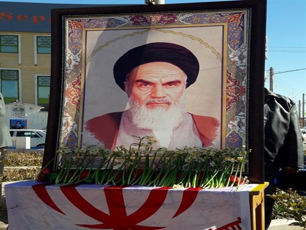 گلباران تمثال بنیانگذار جمهوری اسلامی ایران در بشرویه+تصاویر
