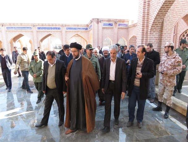 از دیدار مسئولین با امام جمعه تا نواخته شدن زنگ انقلاب و رژه موتوری در پارس آباد