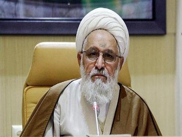 وظیفه داریم روحیه انقلابی را به نسل جوان انتقال دهیم