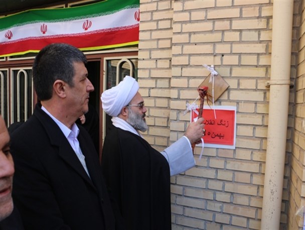 زنگ "گلبانگ انقلاب" در مدارس شهرستان میاندوآب به صدا در آمد+ تصاویر