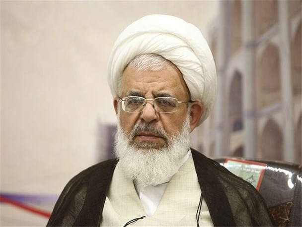 انقلاب اسلامی؛ تحولی بزرگ را در عالم بشریت / تیزبینی حضرت امام(ره) توطئه ها را خنثی کرد