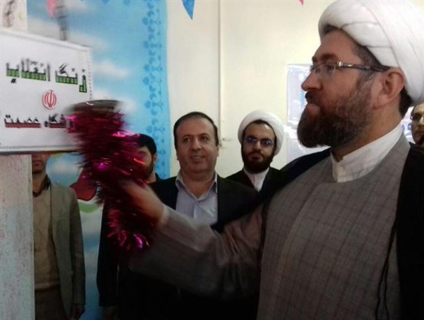 مهر انقلاب در زنگ مدارس اردل نواخته شد+تصاویر